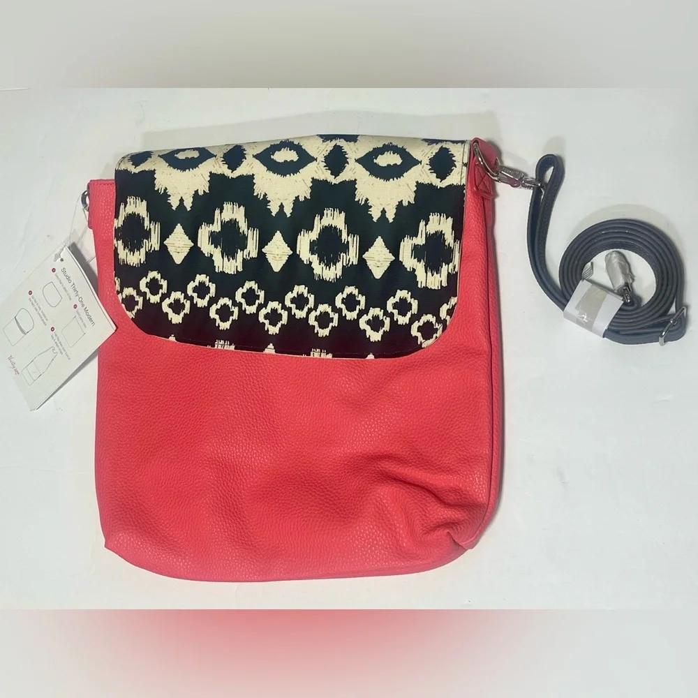 Studio Thirty- One Modern Shoulder Bag Corral Color With Black Strap NWT